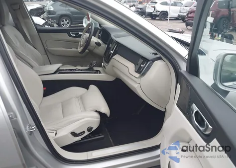 2021 Volvo Xc60 T5 Inscription из США, поврежденный, VIN YV4102DL6M1835098